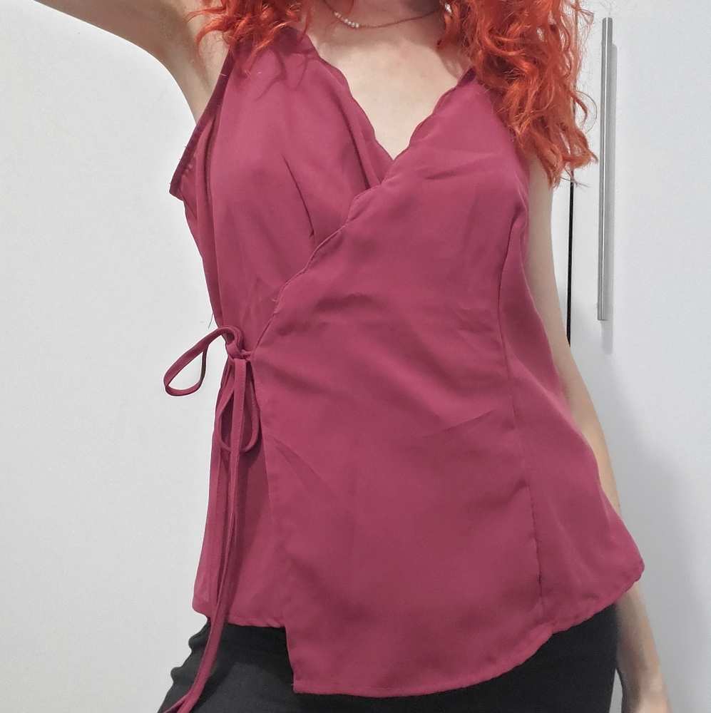 Wrapp around Dusty maroon scalloped neckline tie on the side top